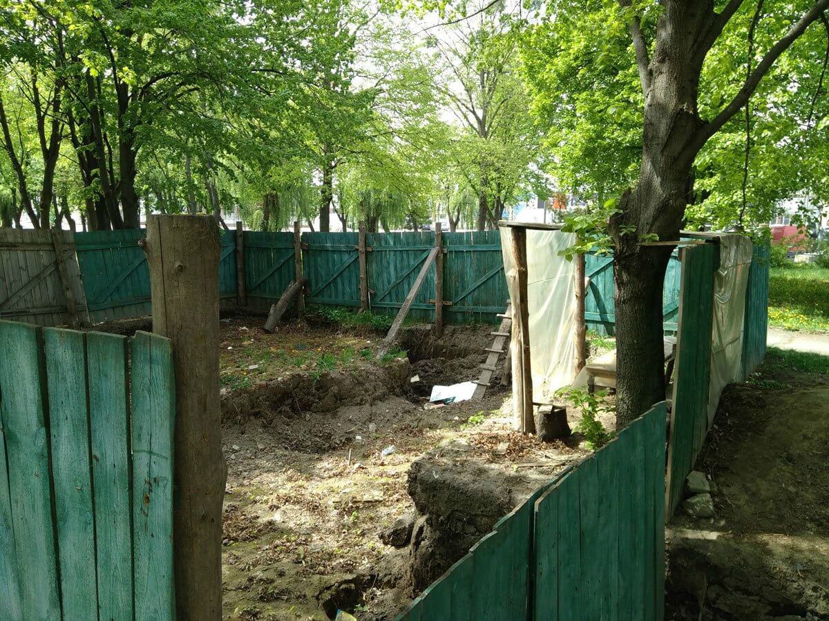 Місце-розкопок-на-Замковій